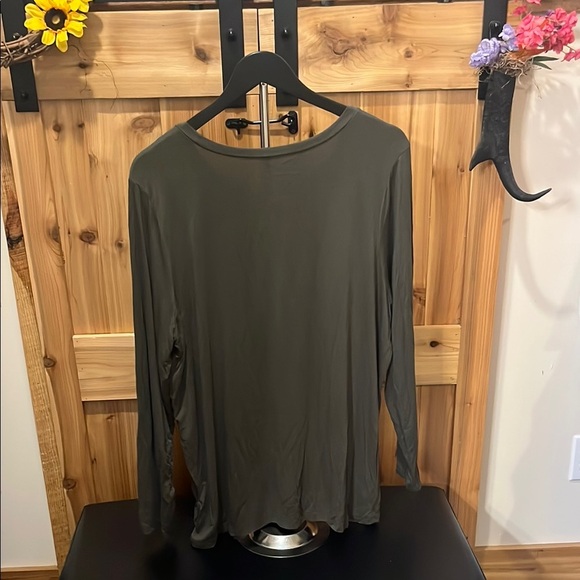 Torrid Olive Green Long Sleeve Tee - Picture 4 of 6